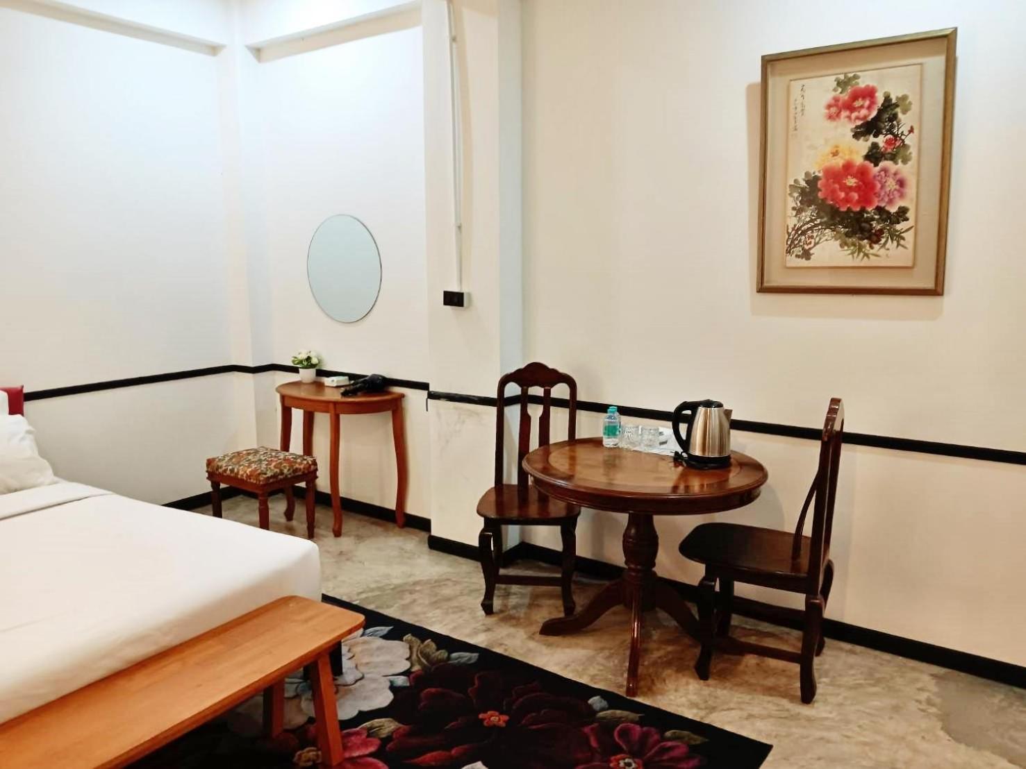 Apartamento The Character Yaowarat V เดอะ คาแรคเตอร์ เยาวราช 3 Bangkok Exterior foto